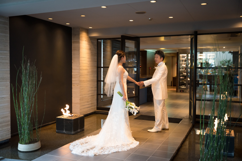 会場へエスコート