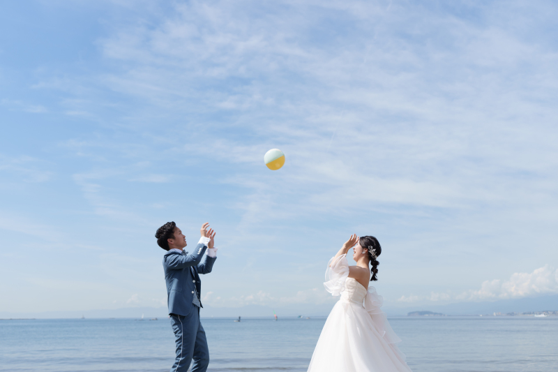 海風とともに、自由に笑って