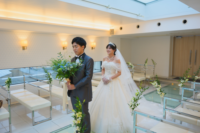 背を向けて待つ時間