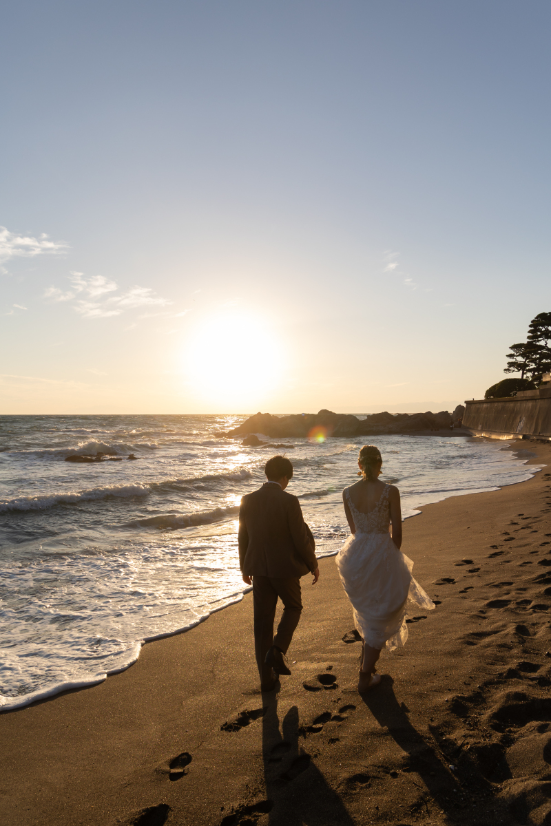 光を受ける足跡