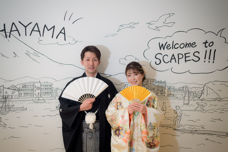 アートウォール前で