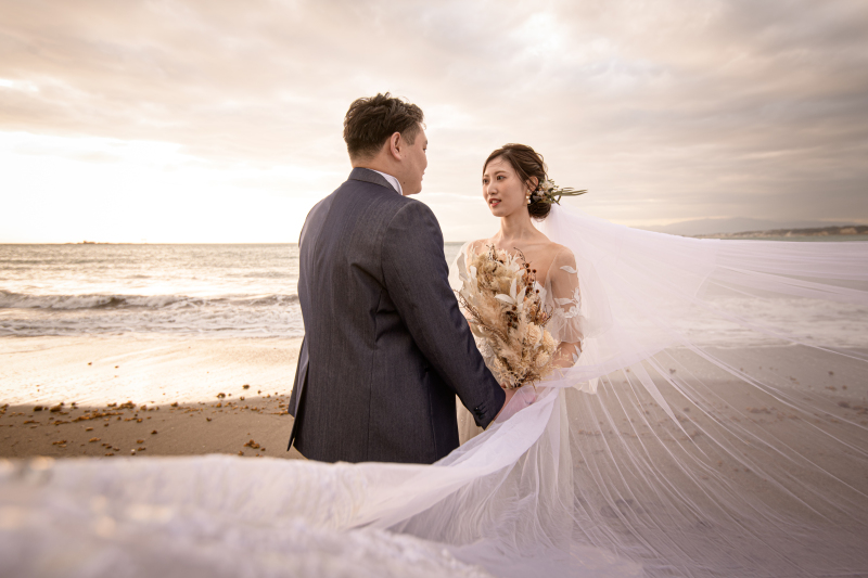 ベールをなびかせて