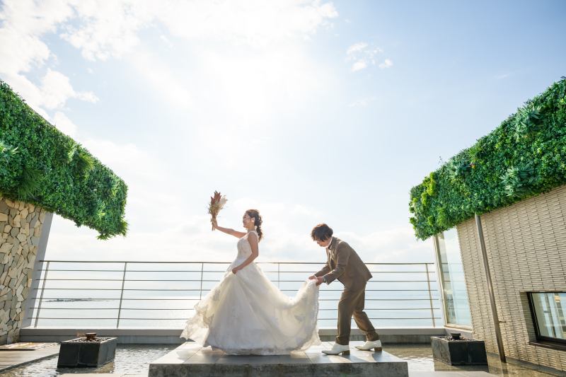 テラスでポーズ