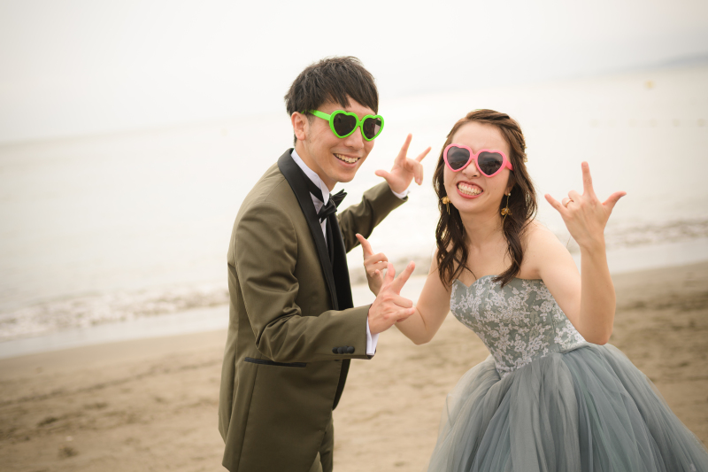 サングラスを使ってイェーイ！