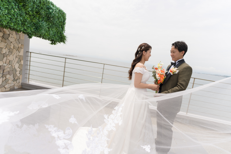 ベールの流れが生む動きと優雅さ