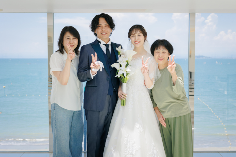 自然体の笑顔が映える家族写真