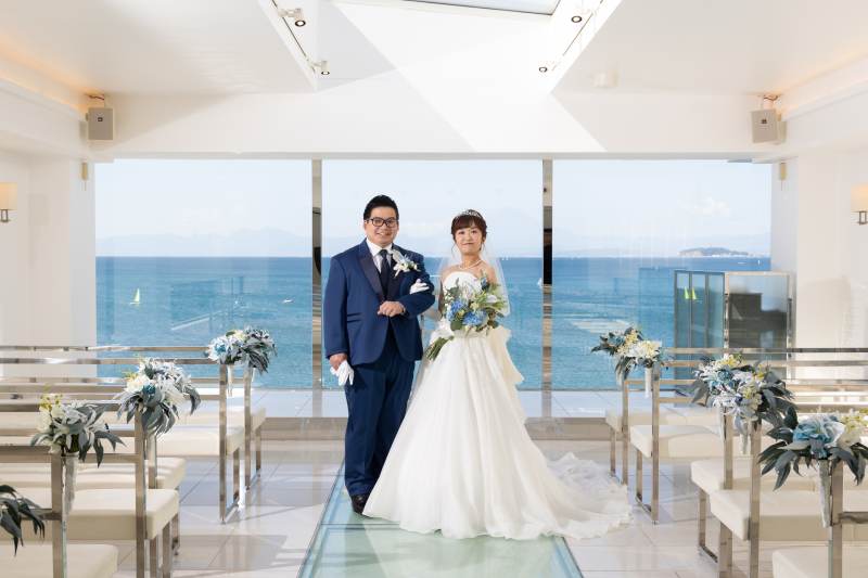 光に包まれるチャペル時間