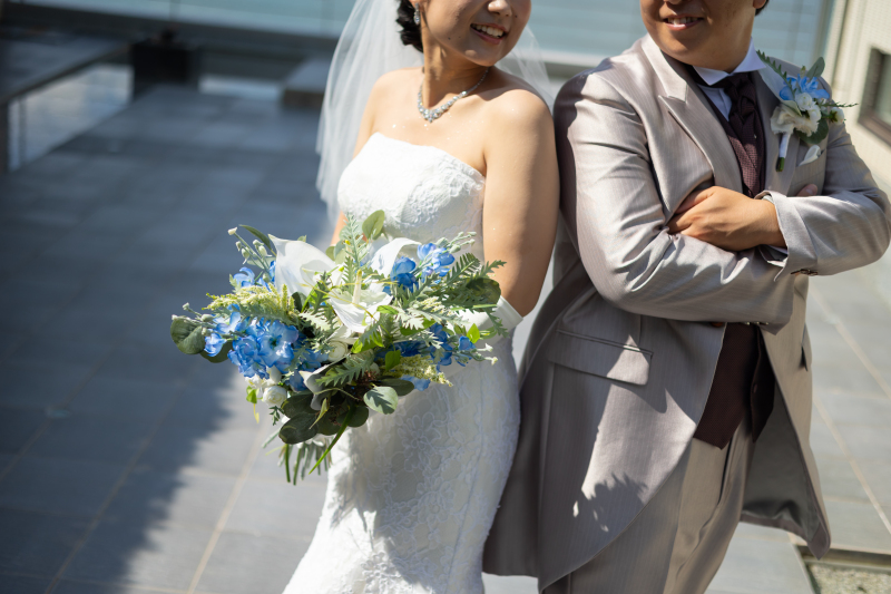 テラスに吹く爽やかな風と笑顔