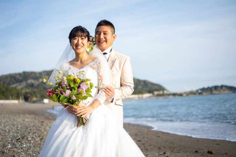 洋装×海ロケーション