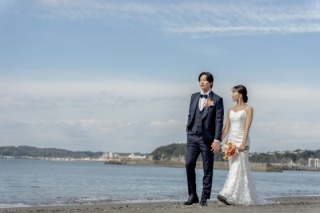 葉山ならではの海を背景に、開放感あふれる撮影を