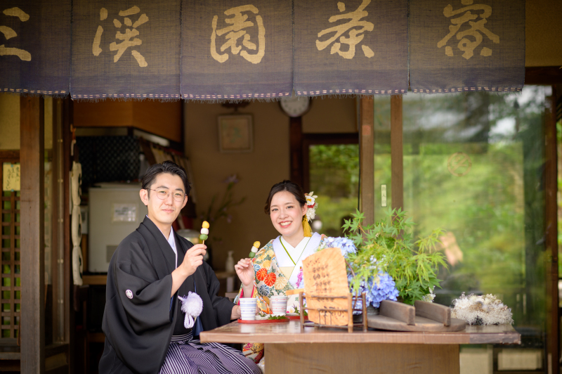 庭園内のさまざまなスポットをご案内