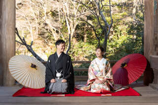 伝統美を身に纏う。本番のご結婚式でも使用している、上質な和装が選べます。