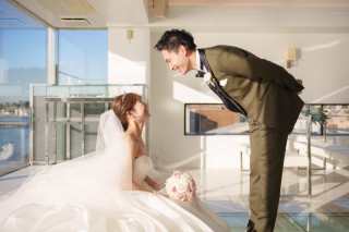 【7-8月撮影限定】◆◇最安値オールインパッケージプラン◇◆洋装&times;チャペル｜写真データ・ヘアメイク・衣装事前試着付