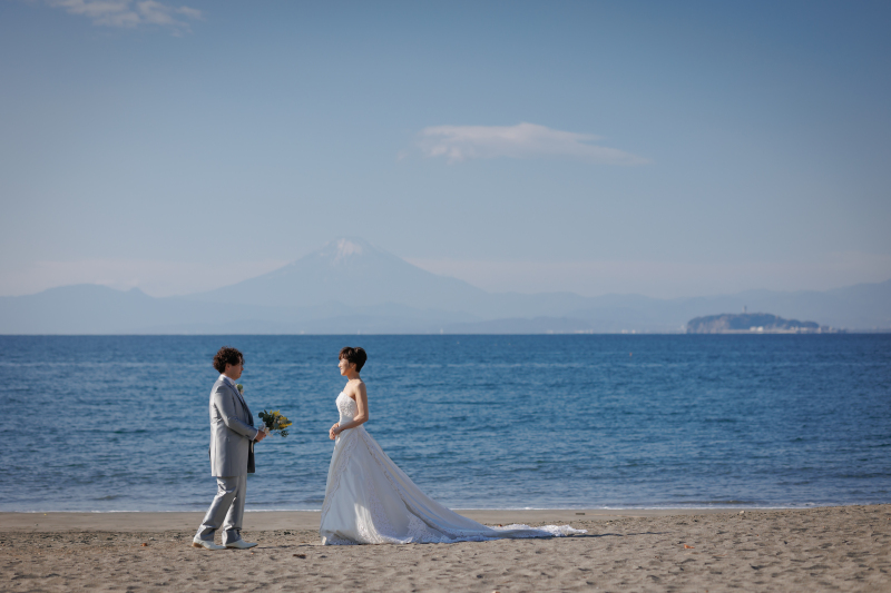 【冬の澄んだ空気の中で…】葉山ロケ撮影 | 100カット《ヘアメイク・アテンド・移動費・撮影申請料込み》♦上質ドレス×タキシード