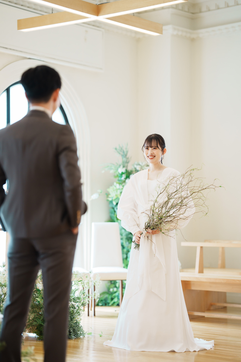 見つめ合って…