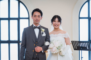 自然光溢れるチャペルで撮影♡