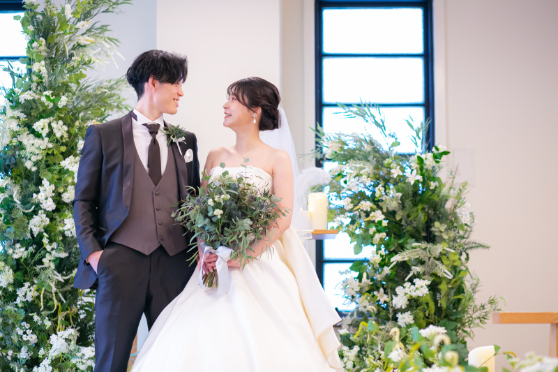 結婚式場が提供する<本格ウェディングドレス>