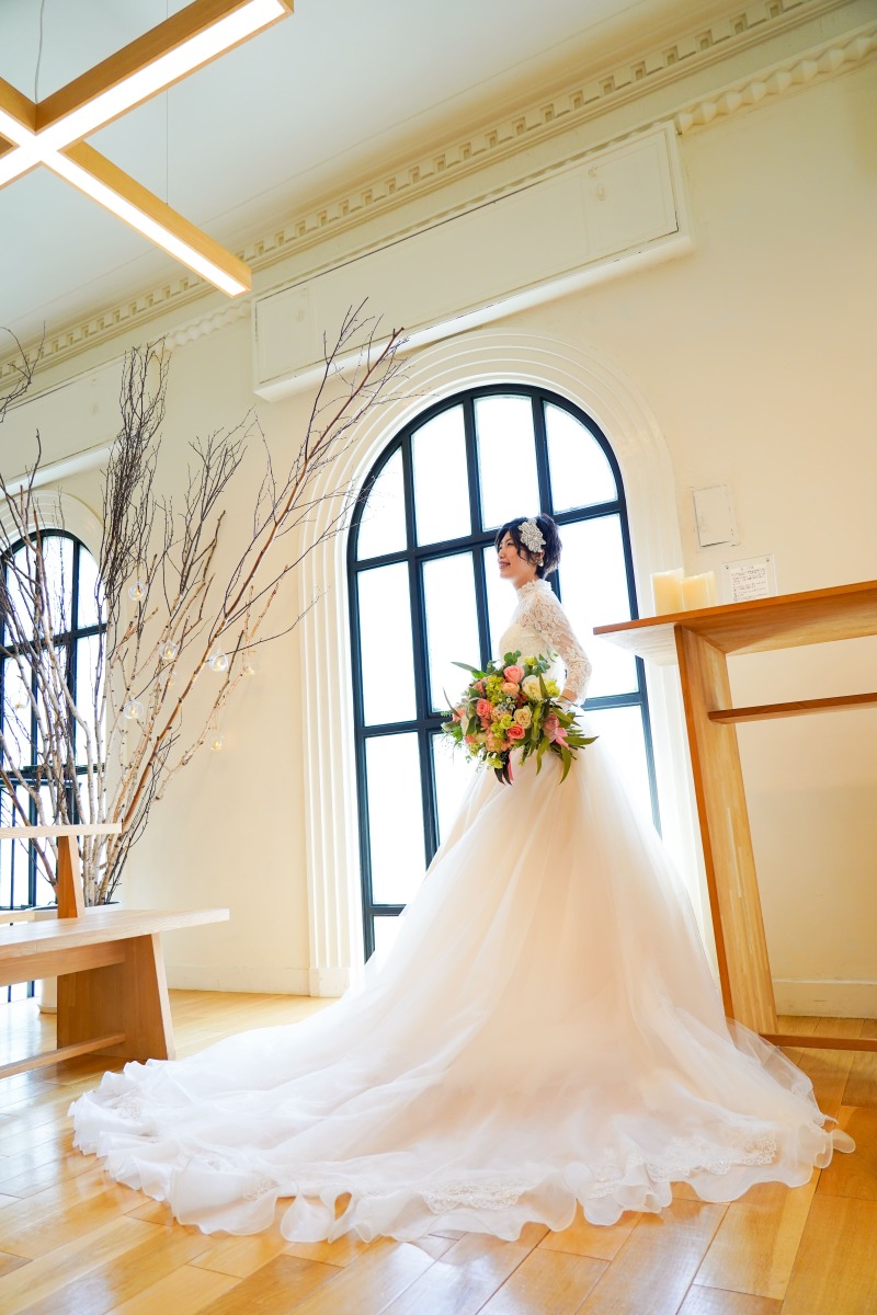 ドレスの特徴にあった構図でお撮りいたします！ご新婦様のこだわりの詰まったドレスですので、思い出に残るよう努力いたします♪