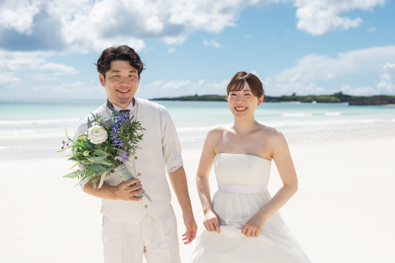 新郎さんがブーケを持って！