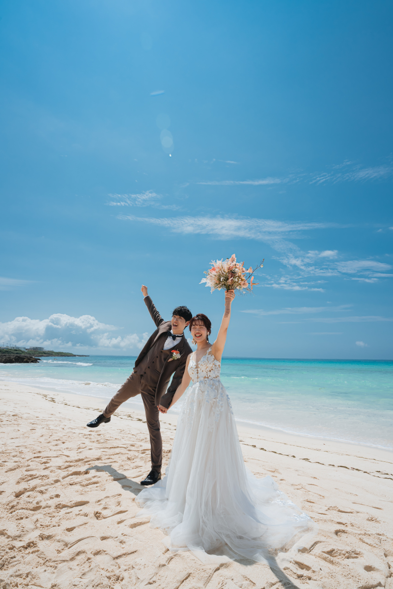 手をあげてイエーイ!