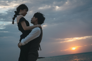 サンセットと前抱っこ