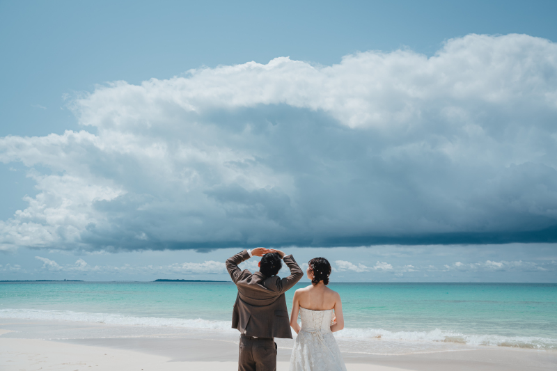 大きな雲を眺めるお二人♡
