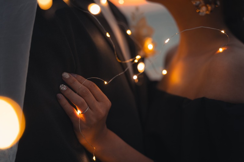 ウォーターインと黒ドレス