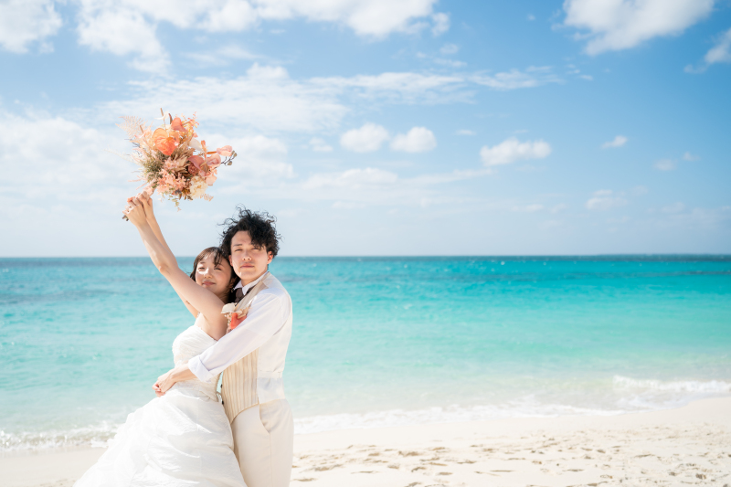 ラストは宮古ブルーを背景に！