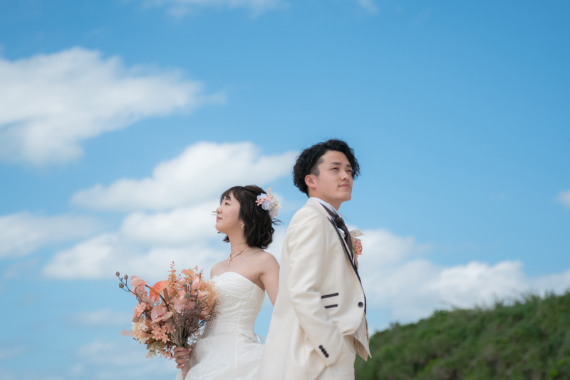 背中合わせポージング