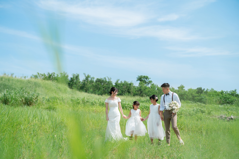 女子3人に囲まれ賑やかに撮影スタート♪