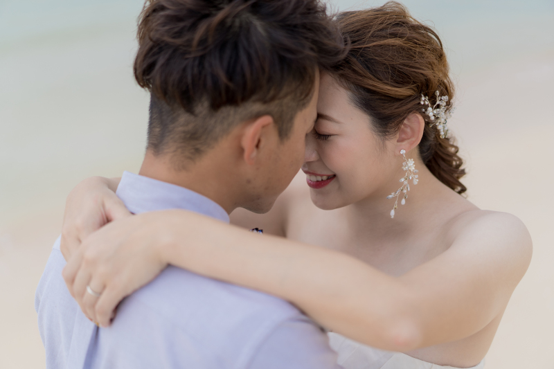 青い空の下で。