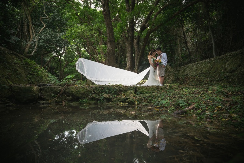 水たまりに映るお二人♡