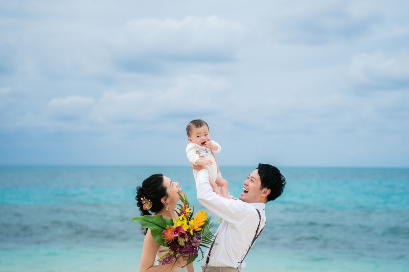 赤ちゃんも一緒に、ファミリーフォト♪