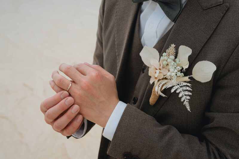 新郎さんにはブートニア！