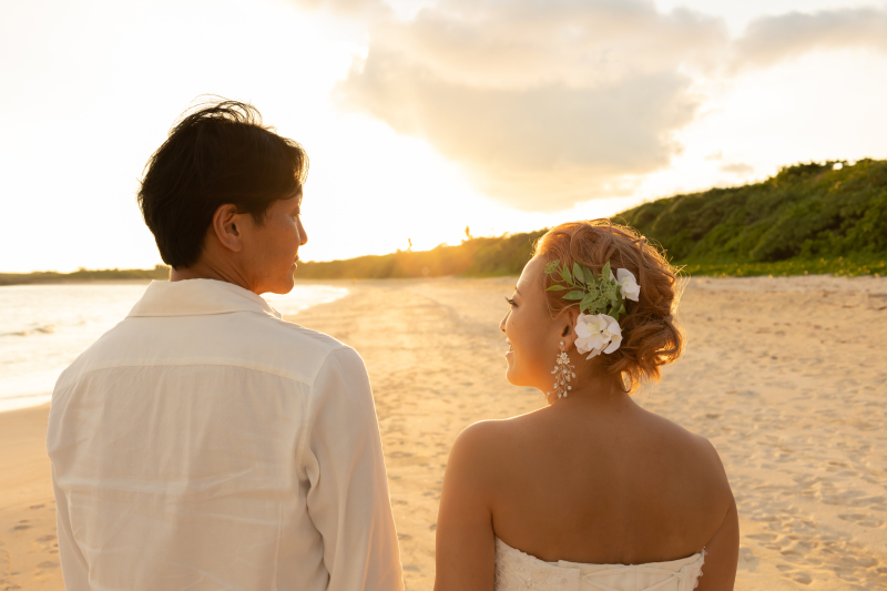 感動挙式の後はもちろんビーチでサンセットフォト!