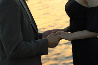 ブラックドレスでオシャレに♪