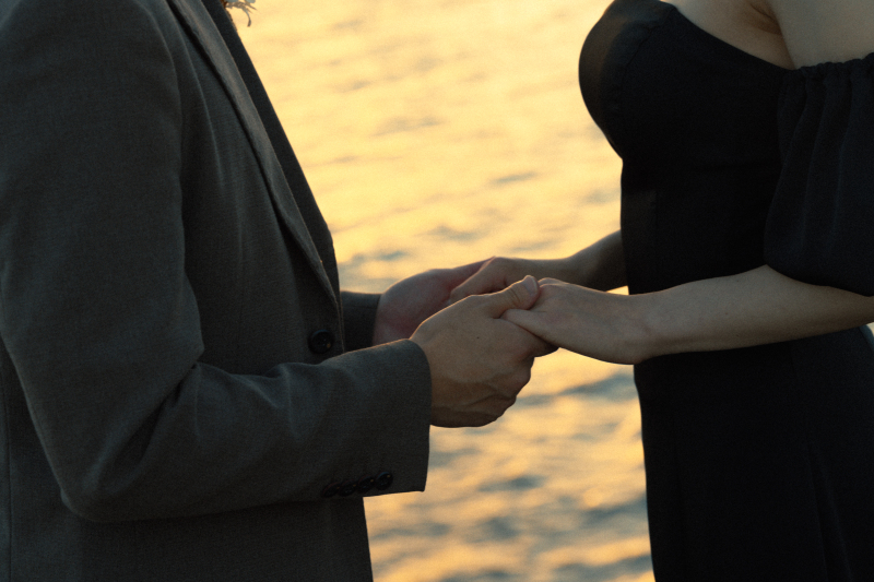 ブラックドレスでオシャレに♪