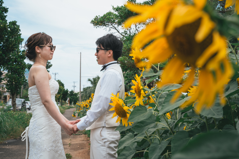 ひまわり畑で見つめ合って♡