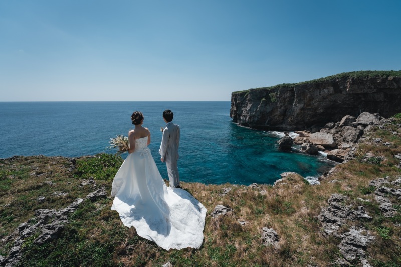 崖の上から望む景色