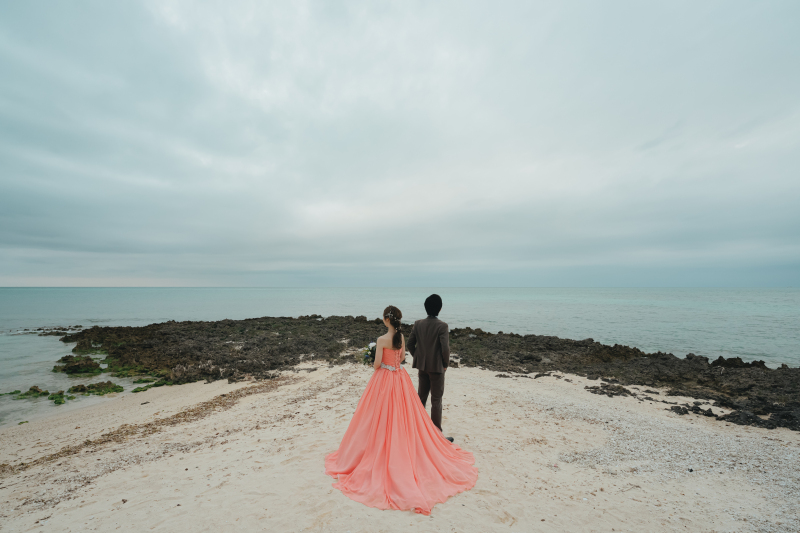 ピンクのカラードレスにチェンジ!