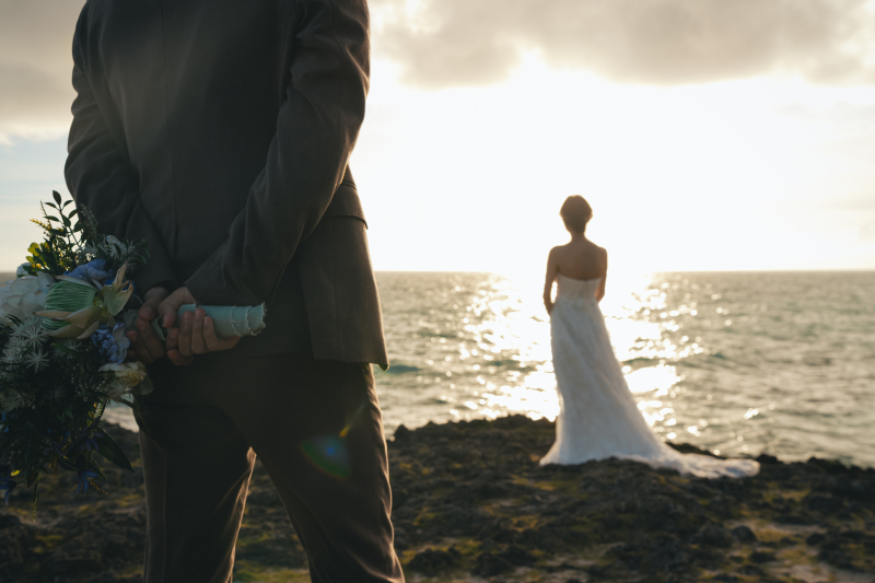 崖に立つ花嫁