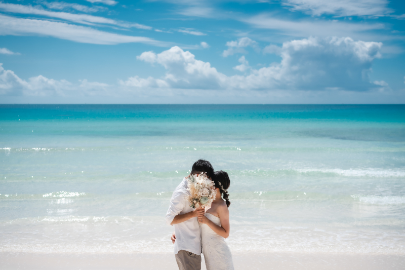 ブーケで顔隠し