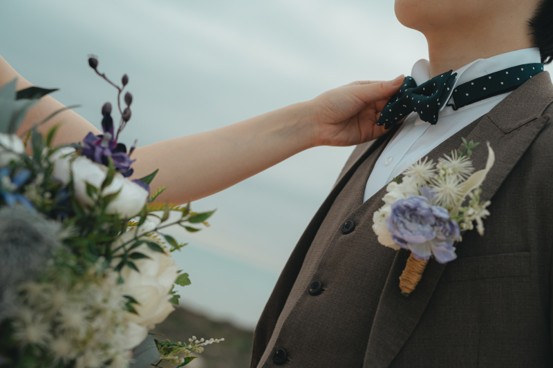 蝶ネクタイとブートニア