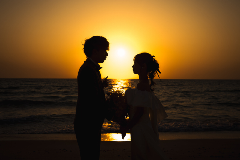 夕日に浮かぶシルエット