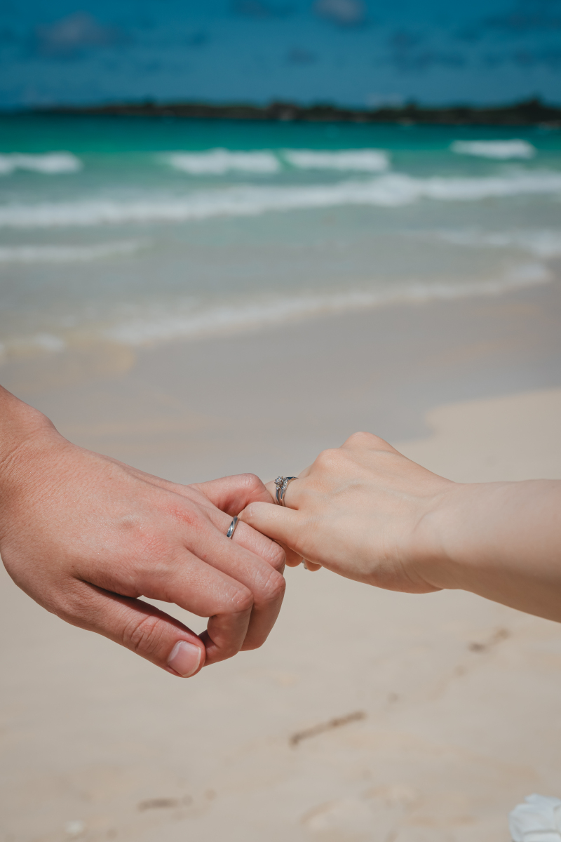 小指をつないで