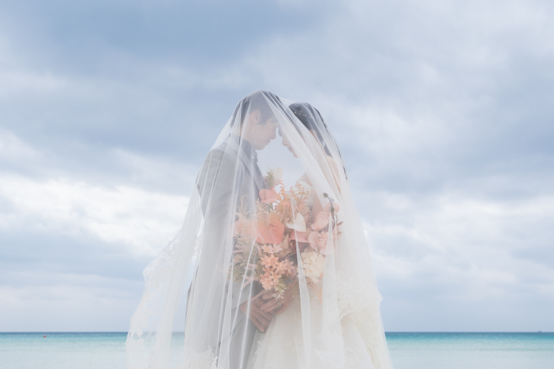 ベールに包まれるお二人♡