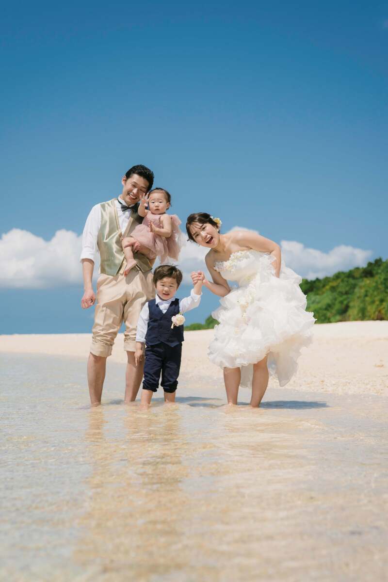 海に入って！