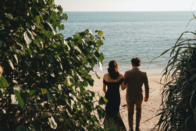 浜辺にむかって