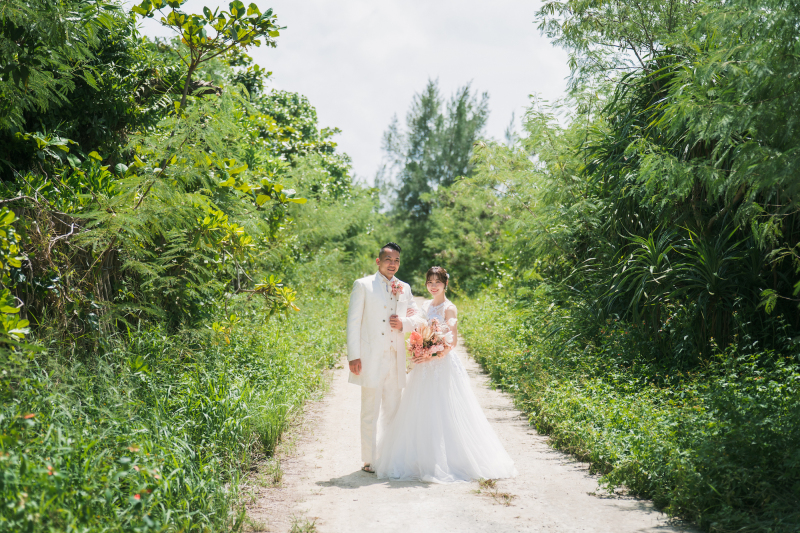まずはビーチの前の緑あふれる歩道から撮影スタート