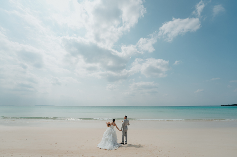 青く広がるビーチで♡